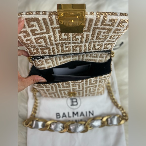 Balmain
1945 Mini Monogram Jacquard Shoulder Bag - Picture 3 of 6